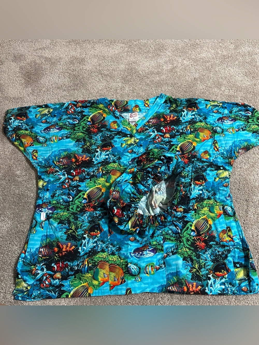 Women’s scrub top